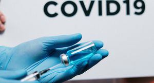 Trump dice que la vacuna contra el COVID estará disponible para todos los estadounidenses en abril