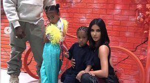 North West luce más grande y cambiada en una foto reciente con su mamá Kim Kardashian