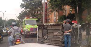 Grave accidente se registró en Robledo y dejó tres personas heridas