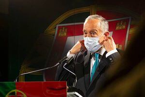 Aíslan a presidente de Portugal por contacto con caso positivo de covid-19