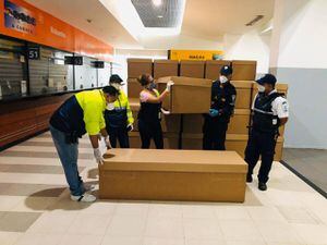 Se entregan 1.000 ataúdes de cartón en Guayaquil