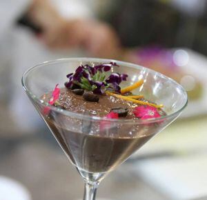 Haz un sabroso mousse de “choco-coco” con esta receta