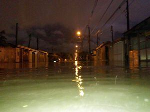 Temporal provoca estragos na Baixada Santista; acompanhe a situação das estradas litorâneas