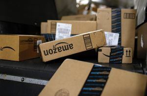 Familia dice que recibió pañales usados por Amazon