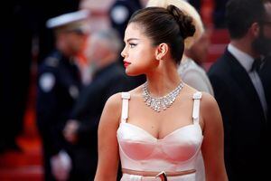 ¿Selena Gomez encontró pareja en Cannes? Estas son las fotos que causaron revuelo