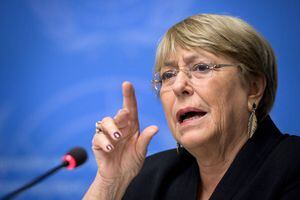 Bachelet insta al diálogo en Chile y pide protestar “de forma pacífica”