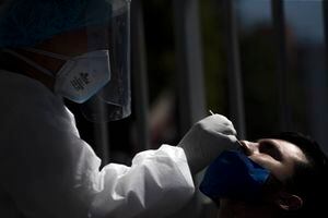 Variaciones del coronavirus no han de cambiar métodos de prevención, según OMS