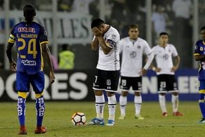 Colo Colo fue un fantasma y sufrió un bochorno Monumental ante Delfín en la Libertadores