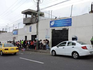 En la cárcel de Ambato se confirmaron 420 casos positivos de COVID-19  de 600