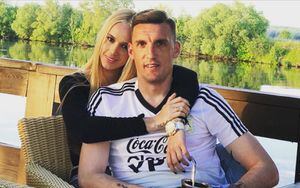¡La hermosa esposa de Franco Armani es blanco de críticas por foto en redes sociales!