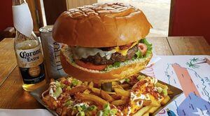 Impresionante hamburguesa de 1 libra en Caguas