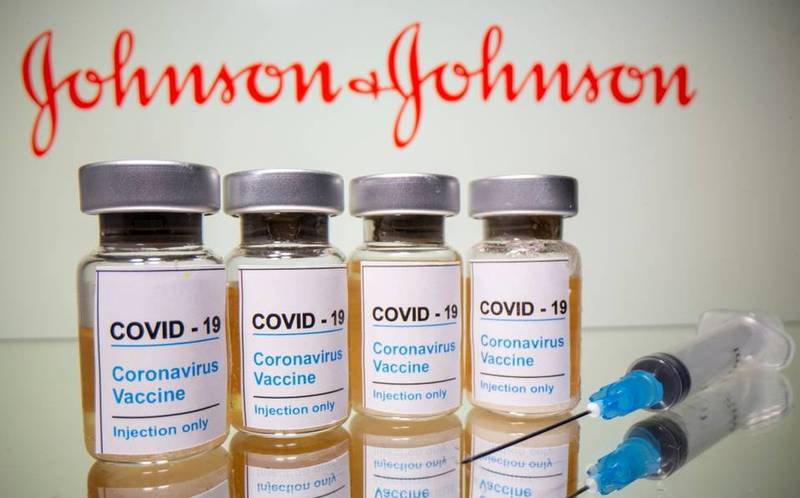 Johnson & Johnson lanza advertencia sobre complicación neurológica por vacuna