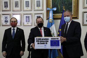 La Unión Europea dona a Guatemala 72 mil pruebas para detectar el coronavirus