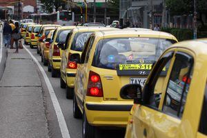 ¡Hay esperanza! Taxistas transportan gratis a médicos que ayudan en la lucha contra el coronavirus