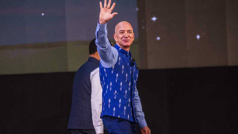 El magnate Jeff Bezos llega al espacio