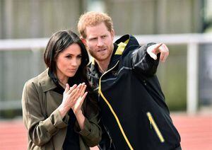 Meghan Markle acuna a Archie en una dulce foto con el príncipe Harry