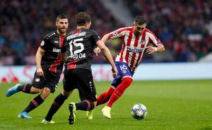 El Leverkusen sin Aránguiz quedó casi eliminado de la Champions tras caer ante Atlético de Madrid