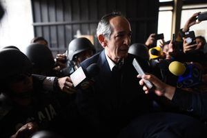 El millonario caso “Transurbano” deja preso al expresidente Álvaro Colom y su gabinete