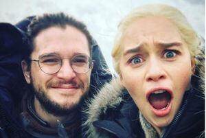 "Game of Thrones": Jon Snow imita a un dragón y desata risas en internet