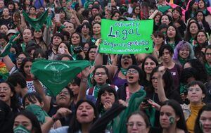 Amenazan a diputados de Hidalgo por despenalización del aborto