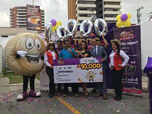 ¡Recibió Q10 mil! Guatemalteco raspó y ganó con la Lotería del Niño