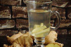 Jugo de jengibre con pepino y manzanas para quemar calorías