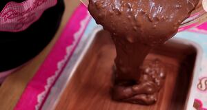Receita deliciosa de brownie de chocolate com nozes para fazer em casa facilmente
