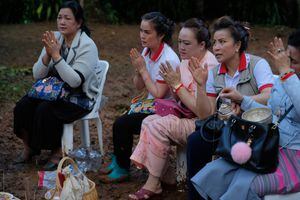 La aterradora opción de rescate de los niños atrapados en una cueva en Tailandia