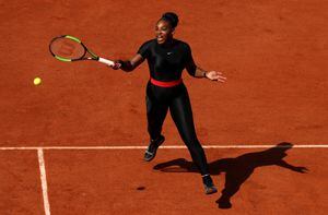 La extraña vestimenta de Serena Williams en su retorno a Roland Garros