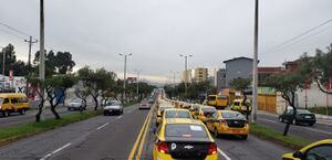 Reporte oficial: Tráfico pesado por paro de taxistas en Quito