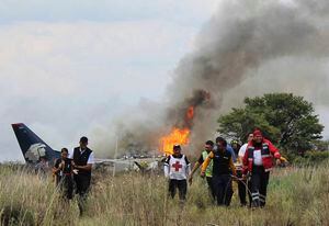 “Sentíamos las llamas, estaban viniendo rápidamente": así vivieron los sobrevivientes del avión de Aeroméxico "el milagro de Durango"