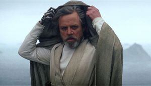 Star Wars: Mark Hamill revela un nuevo superpoder de la Fuerza para justificar un horrible truco de cámara