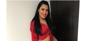 Ana del Castillo habla de polémica foto donde, supuestamente, está desnuda y besando a mujer en jacuzzi