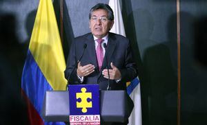 Fiscal Néstor Humberto Martínez renuncia a su cargo