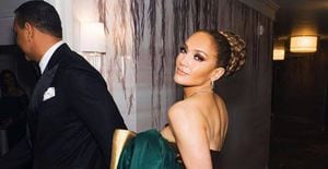 Jennifer Lopez se muestra despeinada y sin maquillaje y nos confirma que la belleza natural es la más auténtica