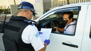 100 conductores de Guayaquil sancionados por circular sin restricción