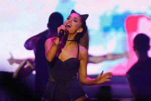 Artistas reaccionan al grave incidente ocurrido tras el show de Ariana Grande en Manchester Arena