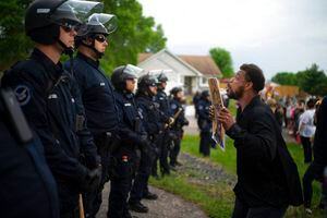 Protestas en Minneapolis dejan un muerto