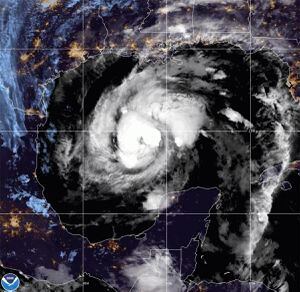 El huracán Zeta toca tierra en Luisiana
