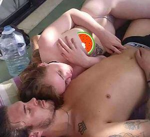 "El paseo de la vergüenza": las reveladoras fotos que muestran el descontrol sexual y alcohólico en "paraíso juvenil"