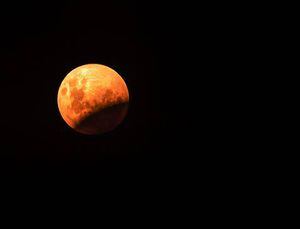 ‘Luna sangrienta’, el eclipse lunar más largo del siglo XXI