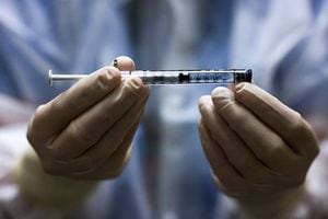Salud anuncia evento masivo de vacunación contra COVID-19