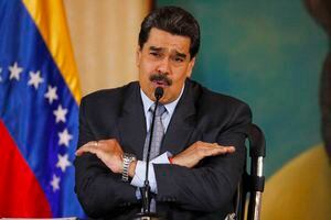 "Yo muevo mis bigotes y tumbo gobiernos": Maduro se burla sin piedad de Lenín Moreno tras ser acusado de intento de golpe de Estado en Ecuador