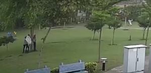 Imagens sensíveis: vídeo impressionante registra momento em que 4 pessoas são atingidas por um raio na Índia
