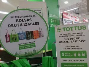 ¡Solo tres bolsas por cliente!: guerra a las bolsas plásticas declaró comuna de Las Condes
