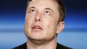 Quién es Elon Musk, el multimillonario creador de Tesla que lanzó su carro al espacio y que prevé conquistar el cosmos y las profundidades de la Tierra