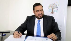 Andrés Madero, exministro de Trabajo, positivo por coronavirus