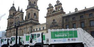 Mitad de los camiones de basuras que compró alcaldía de Petro es chatarra