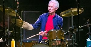 Morre Charlie Watts, baterista dos Rolling Stones, aos 80 anos