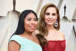 Critican a Yalitza Aparicio por el vestido que eligió para la alfombra roja de los Oscar